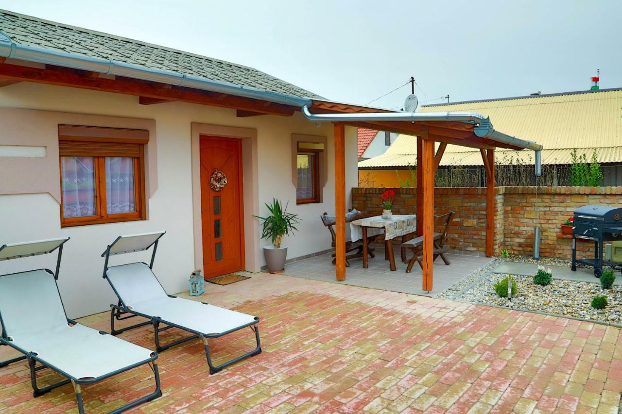 Jazmin Apartman Buzsak Экстерьер фото